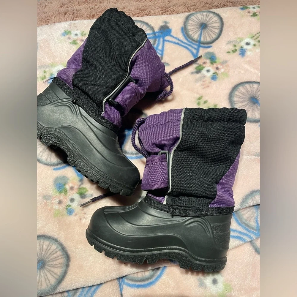 Little Girl’s Size 8 L.L. Bean Winter Snow Boots